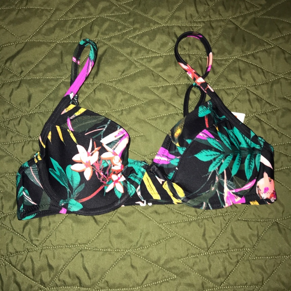 BNWT Old Navy tropical floral underwire bikini top
